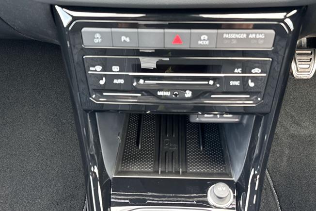 VOLKSWAGEN T-Cross Photo 22