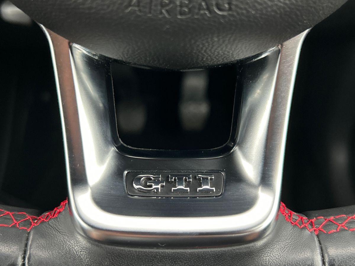 Volkswagen up! Photo autoimg-656690f16cdcf6e65713f3216753db5fa472eb13.jpg