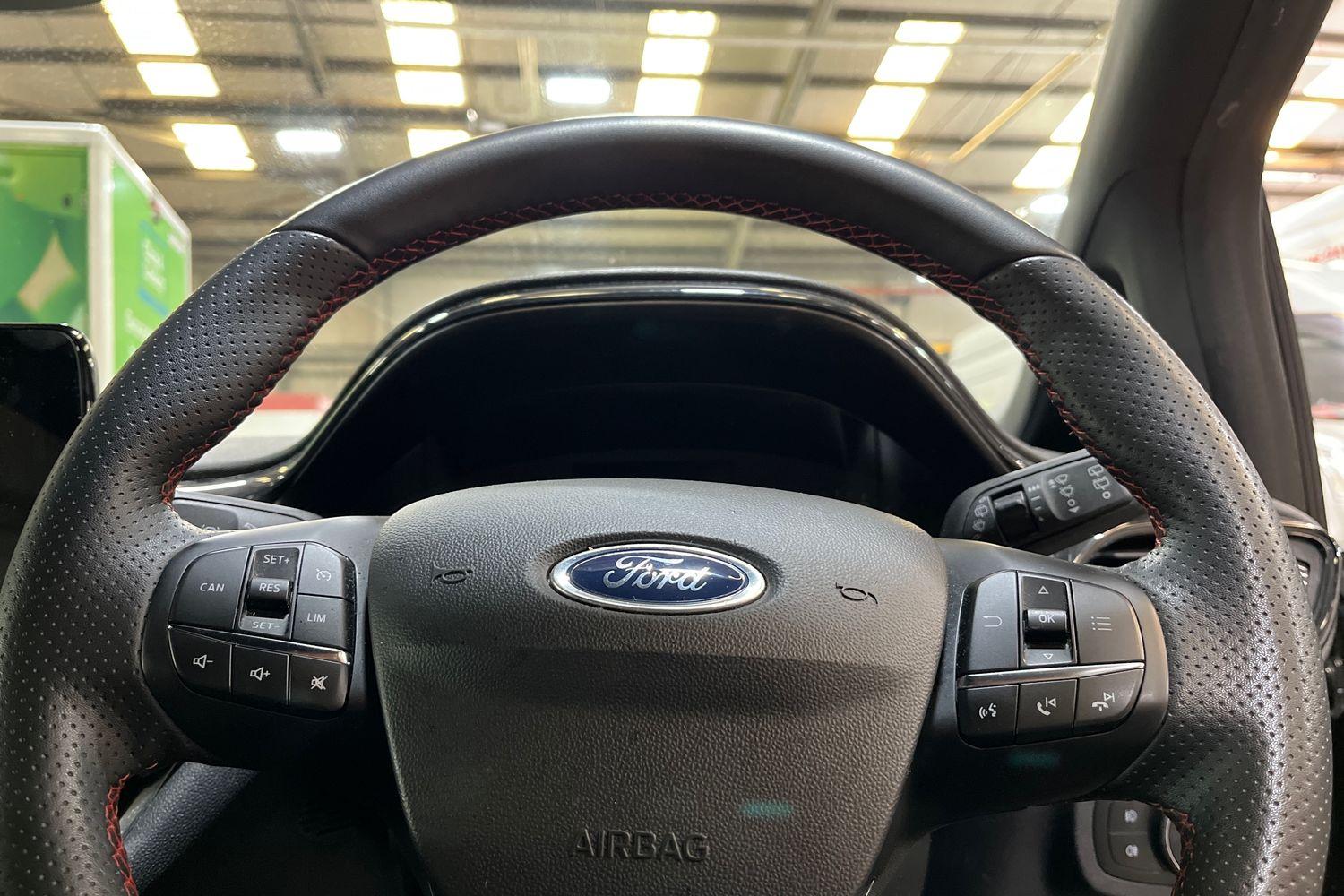Ford FIESTA Photo 11