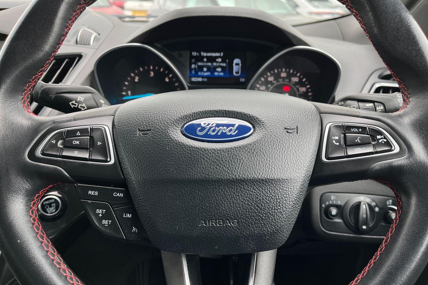 Ford KUGA Photo 11