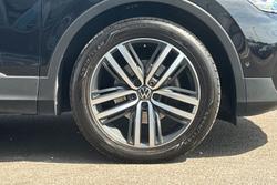 VOLKSWAGEN Tiguan Photo 5