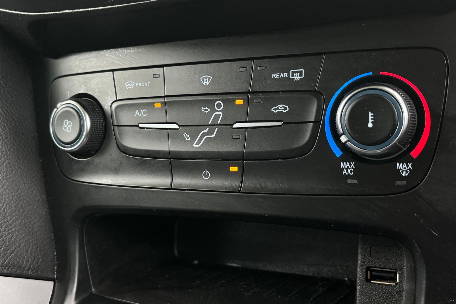 Ford FOCUS Photo 25