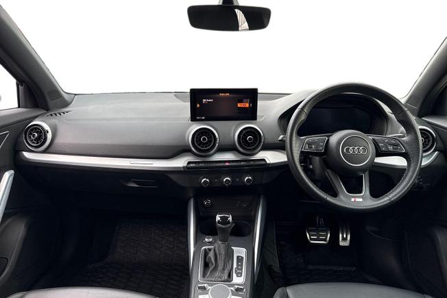 AUDI Q2 Photo 10