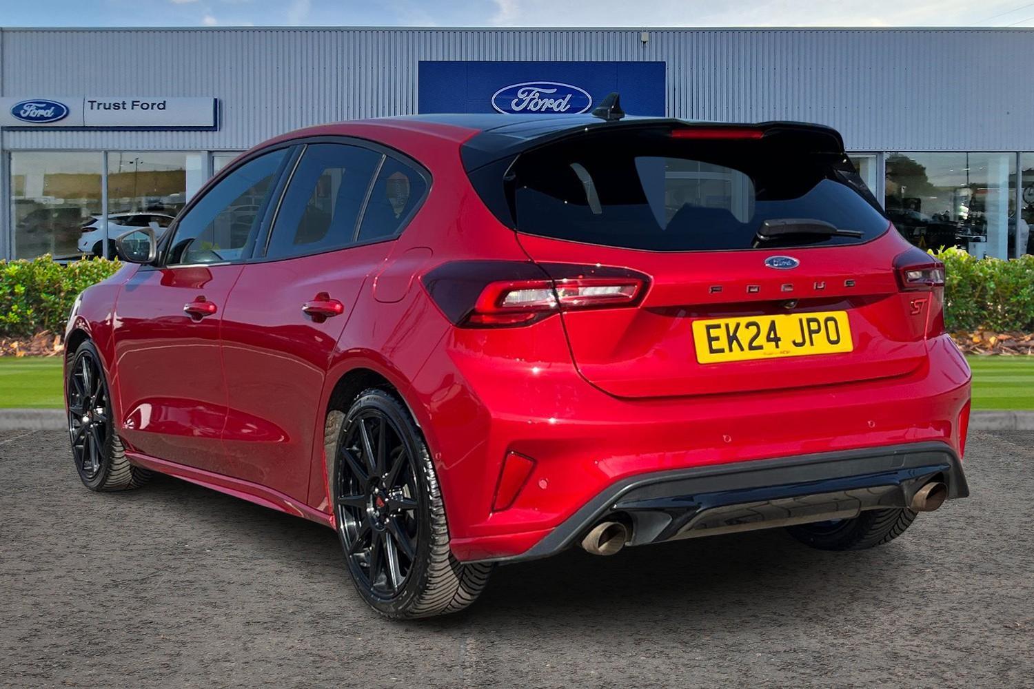 Ford Focus Photo 1