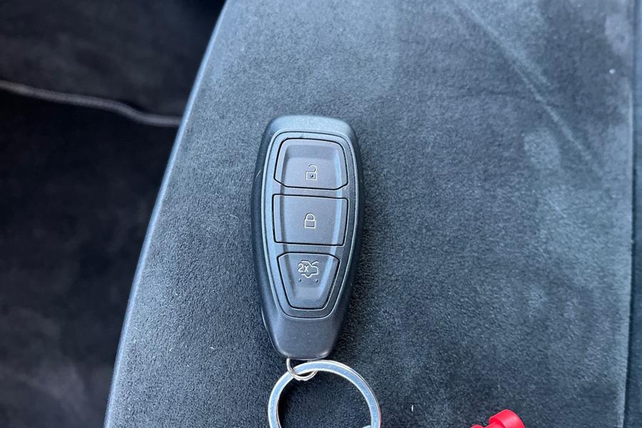 Ford KUGA Photo autoimg-6575c6390be99e8133b0ba46c2cb605afdfa33c4.jpg