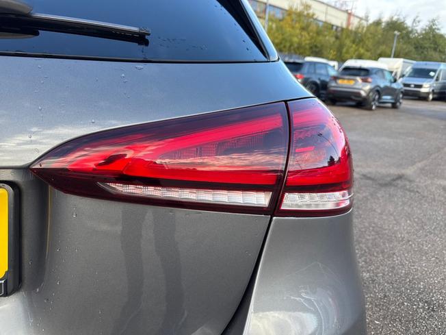 MERCEDES-BENZ A Class Photo 18