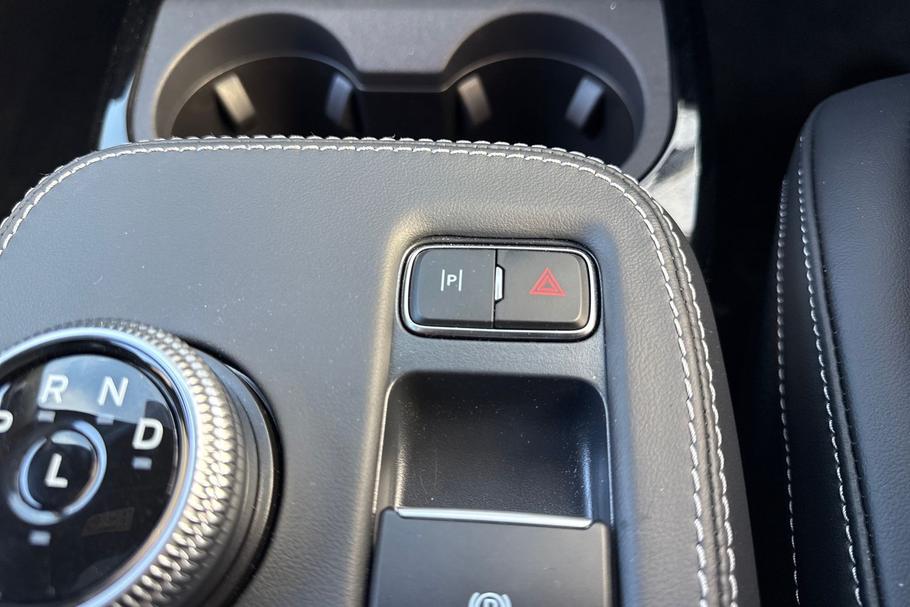 Used Ford MUSTANG MACH-E 28