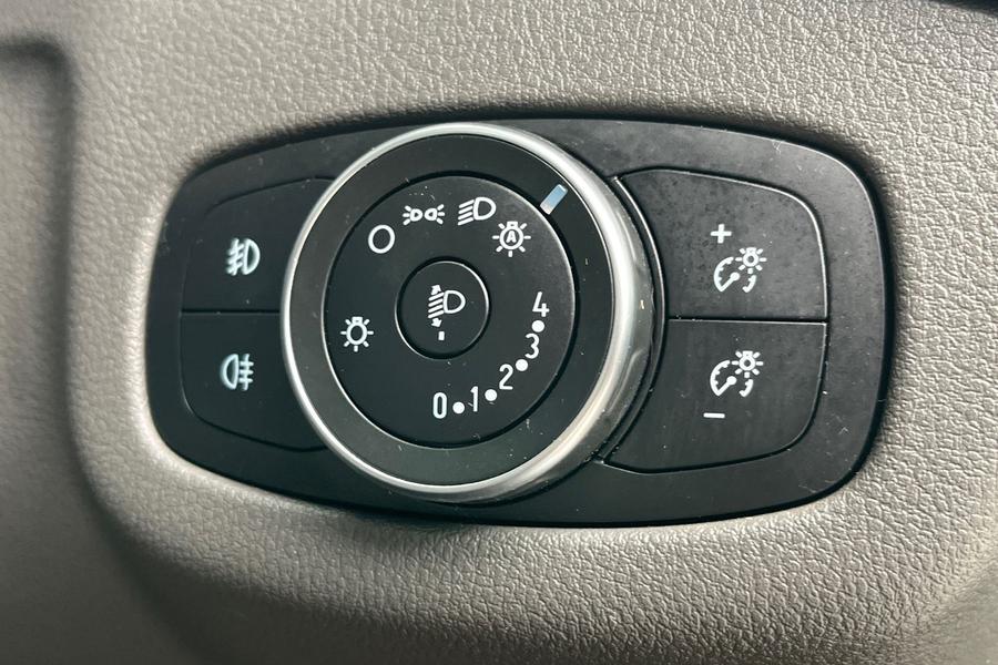Ford GRAND TOURNEO CONNECT Photo autoimg-657bbef9d6ca8d625762f7b018e975bc79cdd735.jpg