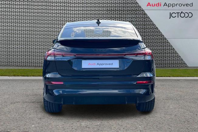 AUDI Q4 e-tron Photo 7