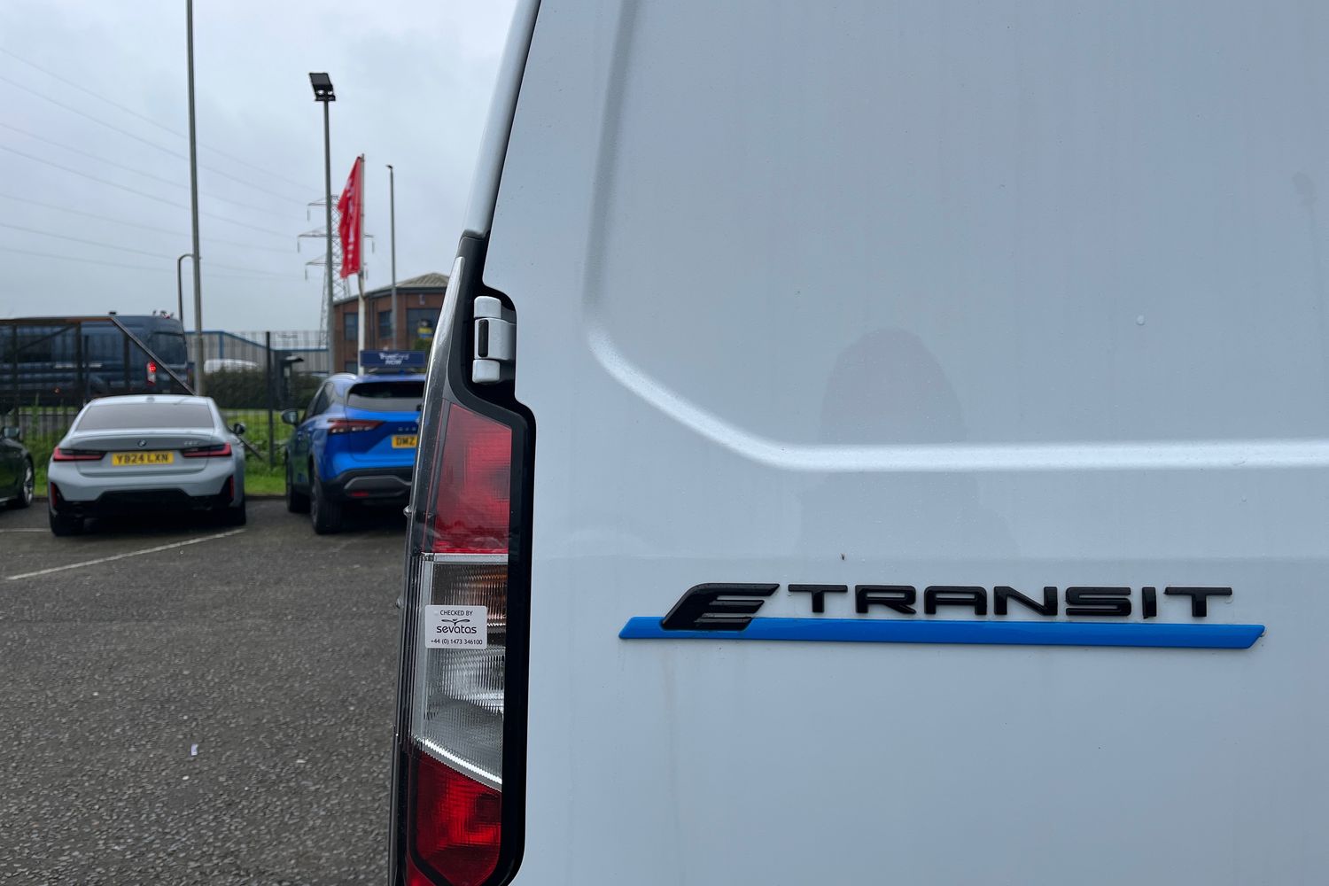 Ford TRANSIT COURIER Photo 23