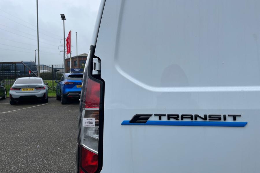Ford TRANSIT COURIER Photo autoimg-6581588c6390128dfa96e4d05f71928a011ec411.jpg