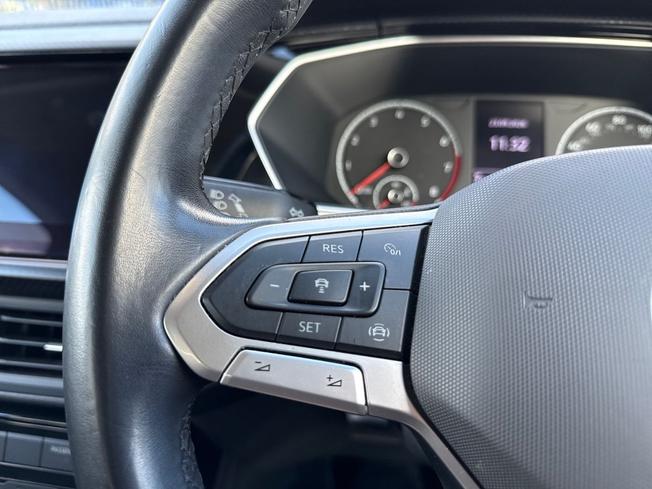 VOLKSWAGEN T-Cross Photo 16