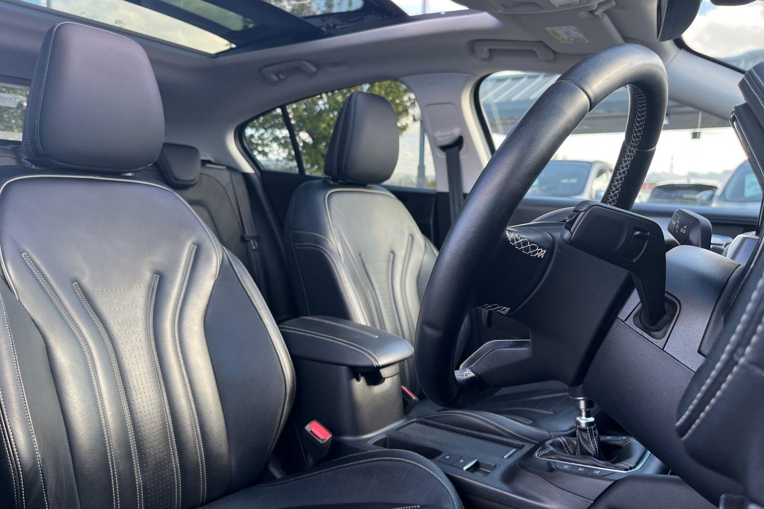 Ford Focus Photo 16