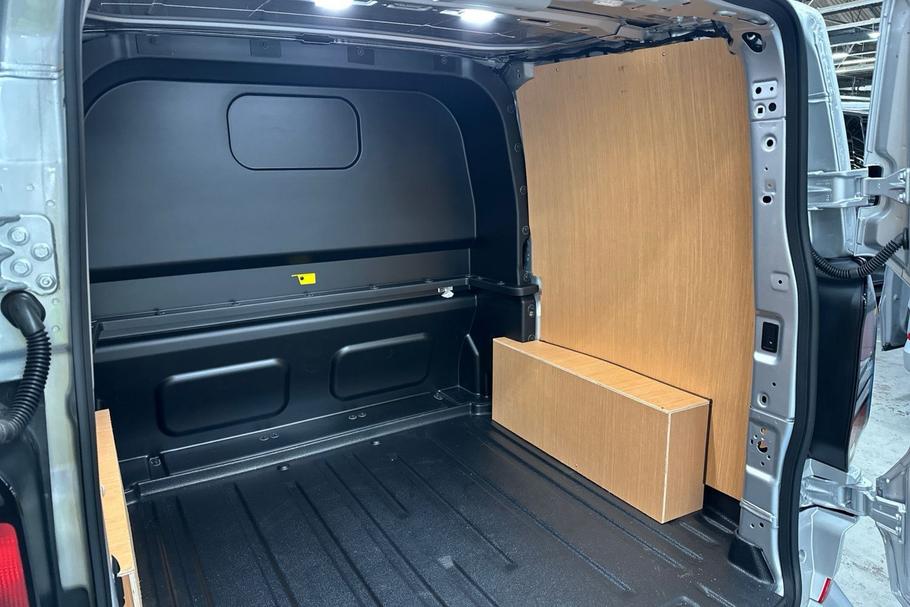 Used Ford TRANSIT CUSTOM LL75RVM 4