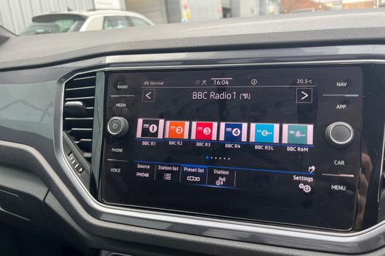 Volkswagen T-ROC R-LINE Photo autoimg-65901647ab42e809bbf9dce0c903300e9805e5c7.jpg