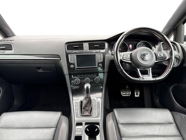 VOLKSWAGEN Golf Photo 10