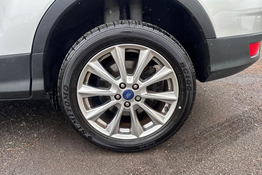 Ford KUGA Photo autoimg-65929e46e1945d6379b48ec38cd7f45cab962568.jpg