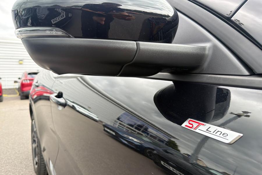 Ford Kuga Photo autoimg-659330f1938372405b2ac5520e09bc34ebc58003.jpg