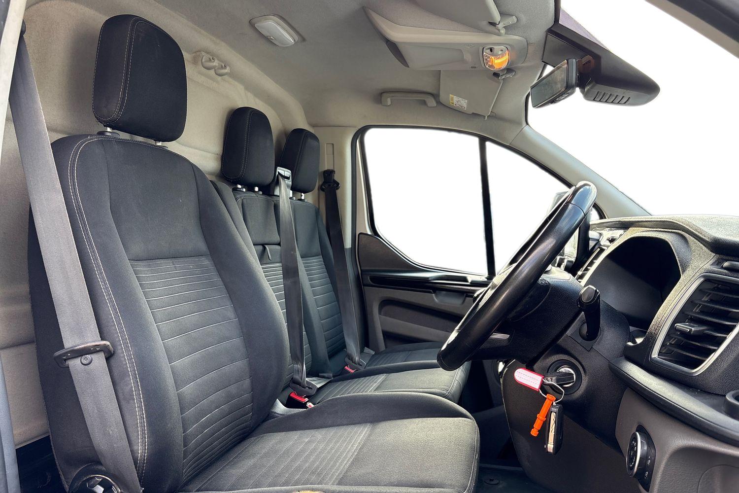 Ford TRANSIT CUSTOM Photo 10