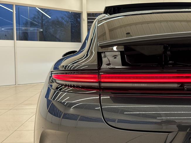PORSCHE Panamera Photo 23