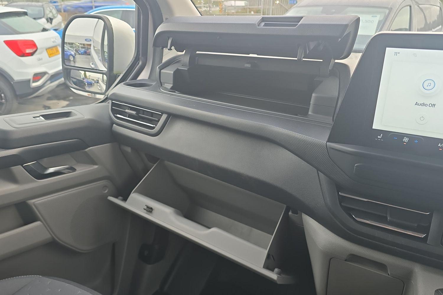 Ford TRANSIT CUSTOM Photo 29