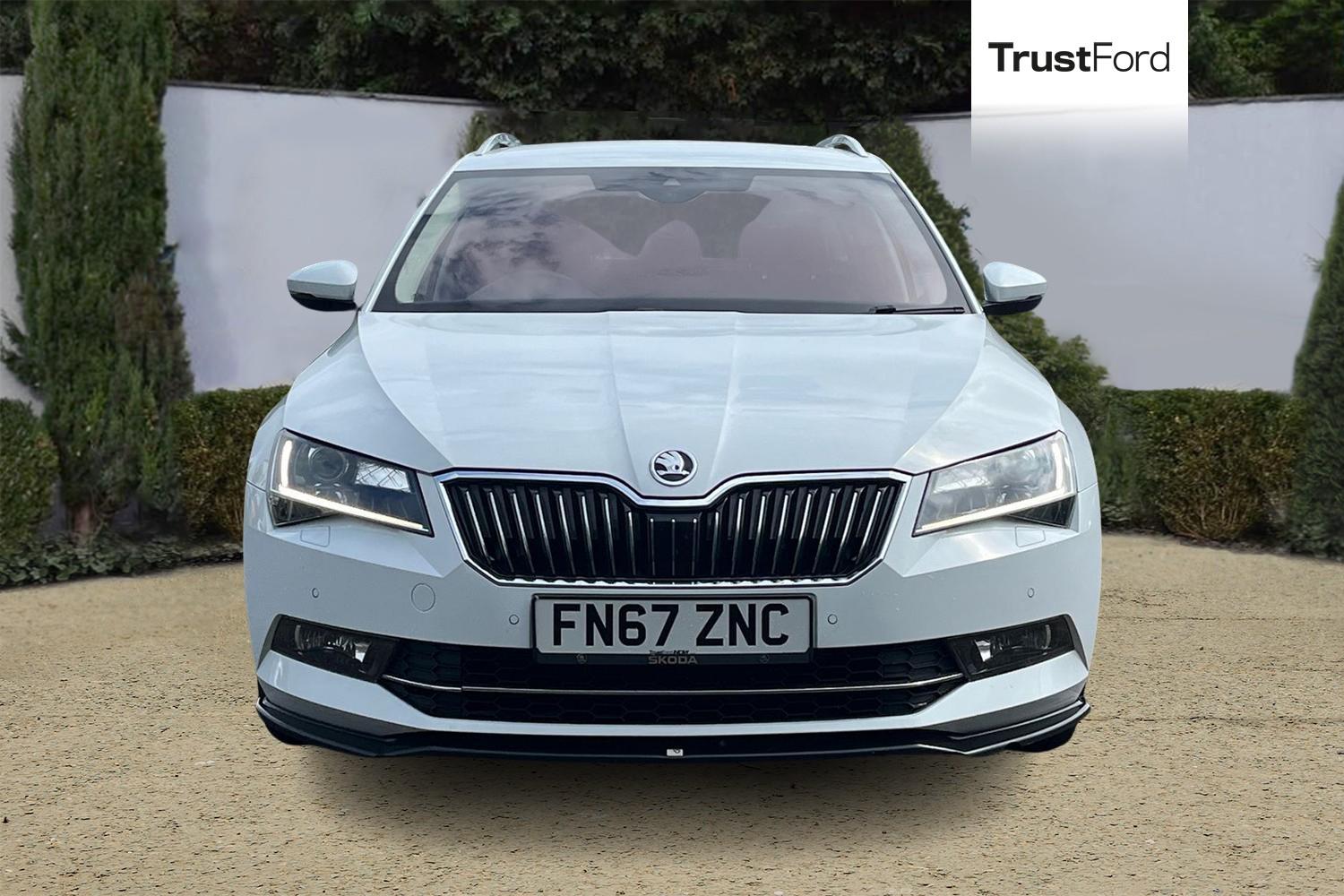 Skoda SUPERB Photo 5