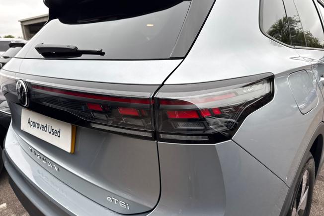 VOLKSWAGEN Tiguan Photo 18