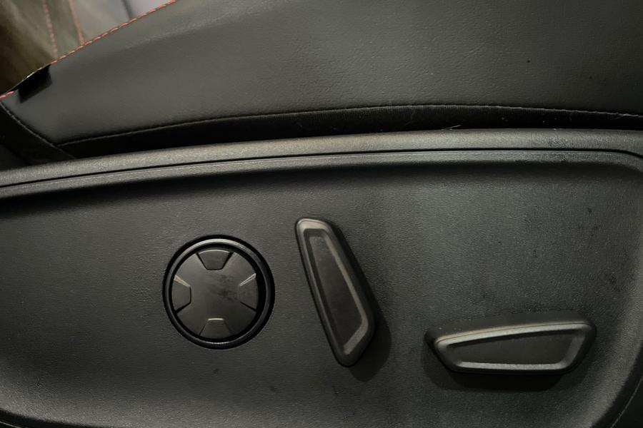 Ford KUGA Photo autoimg-65a84be6713d96e03e6607184729be11cf33e3ea.jpg