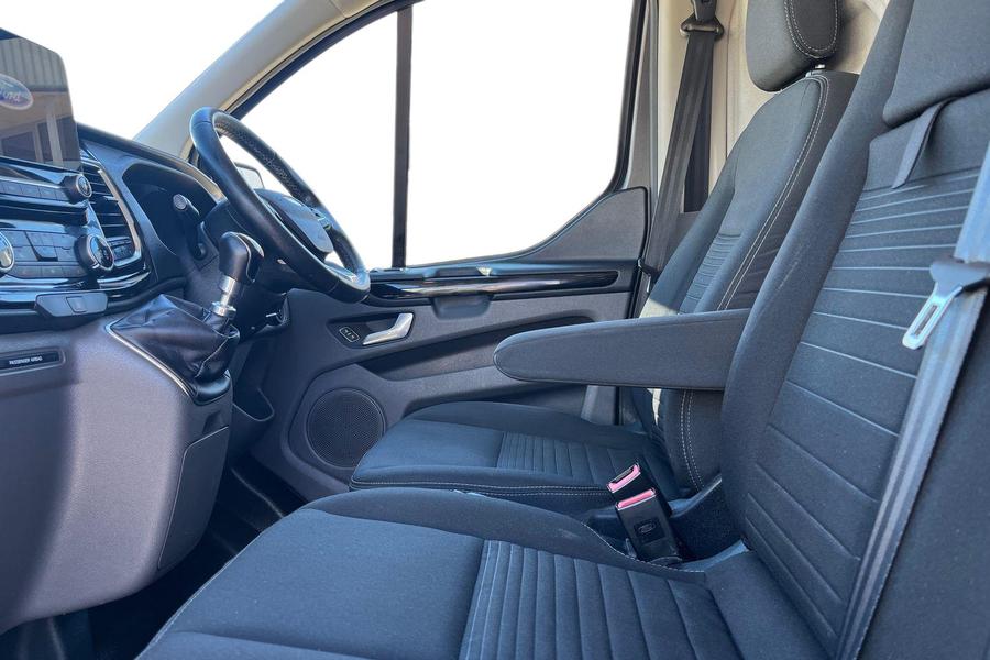 Ford TRANSIT CUSTOM Photo autoimg-65a87d23146d554dece9f31e60910782d95f8cf4.jpg