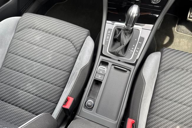 Volkswagen Golf Photo 23