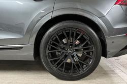 AUDI Q8 Photo 5
