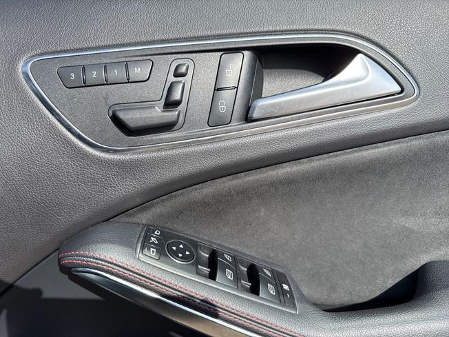 MERCEDES-BENZ Gla Photo 29