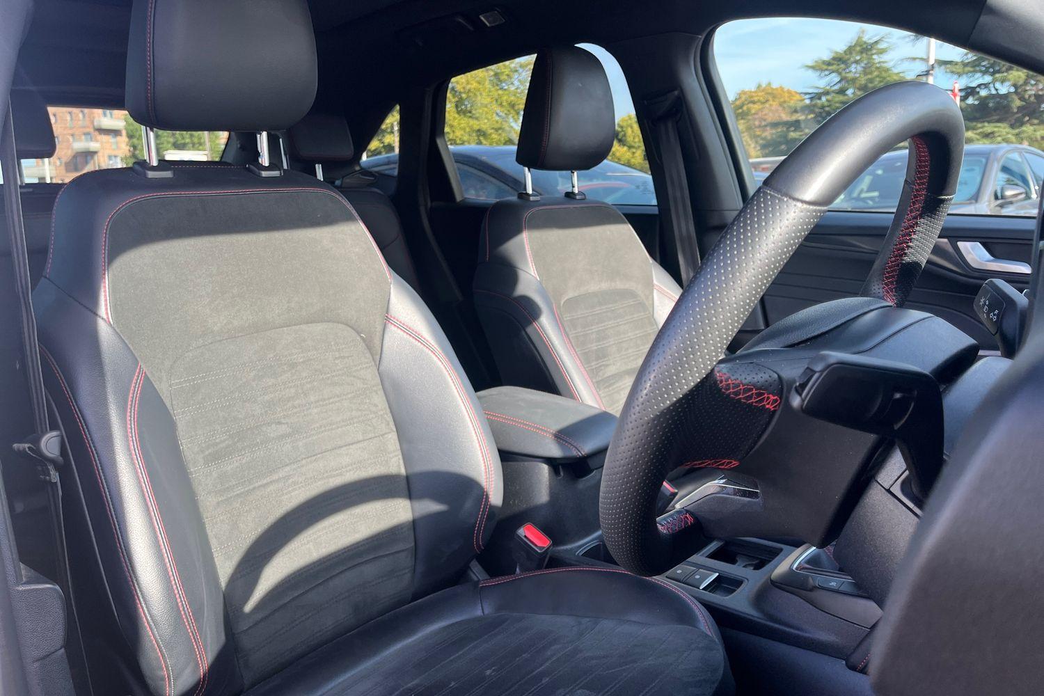 Ford KUGA Photo 16