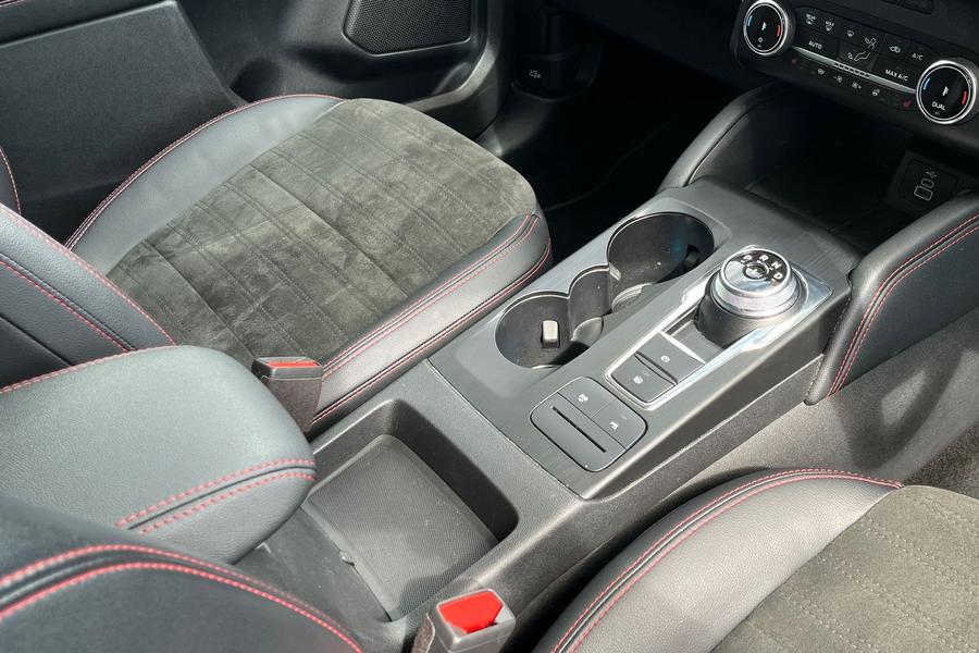 Ford Kuga Photo autoimg-65b4e9046efd135ad4a841f4e74089f963d419c1.jpg