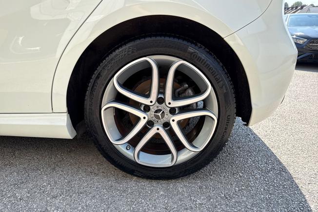 MERCEDES-BENZ A Class Photo 24