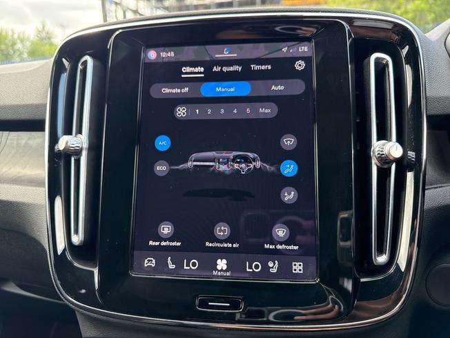 VOLVO Xc40 Photo 39