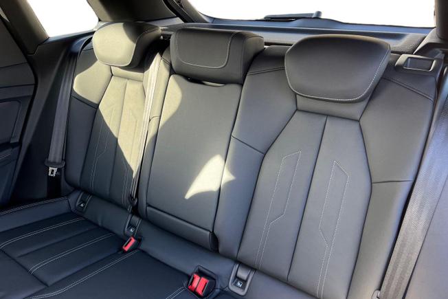 AUDI Q4 E-Tron Photo 9