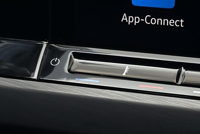 VOLKSWAGEN Golf Photo 32