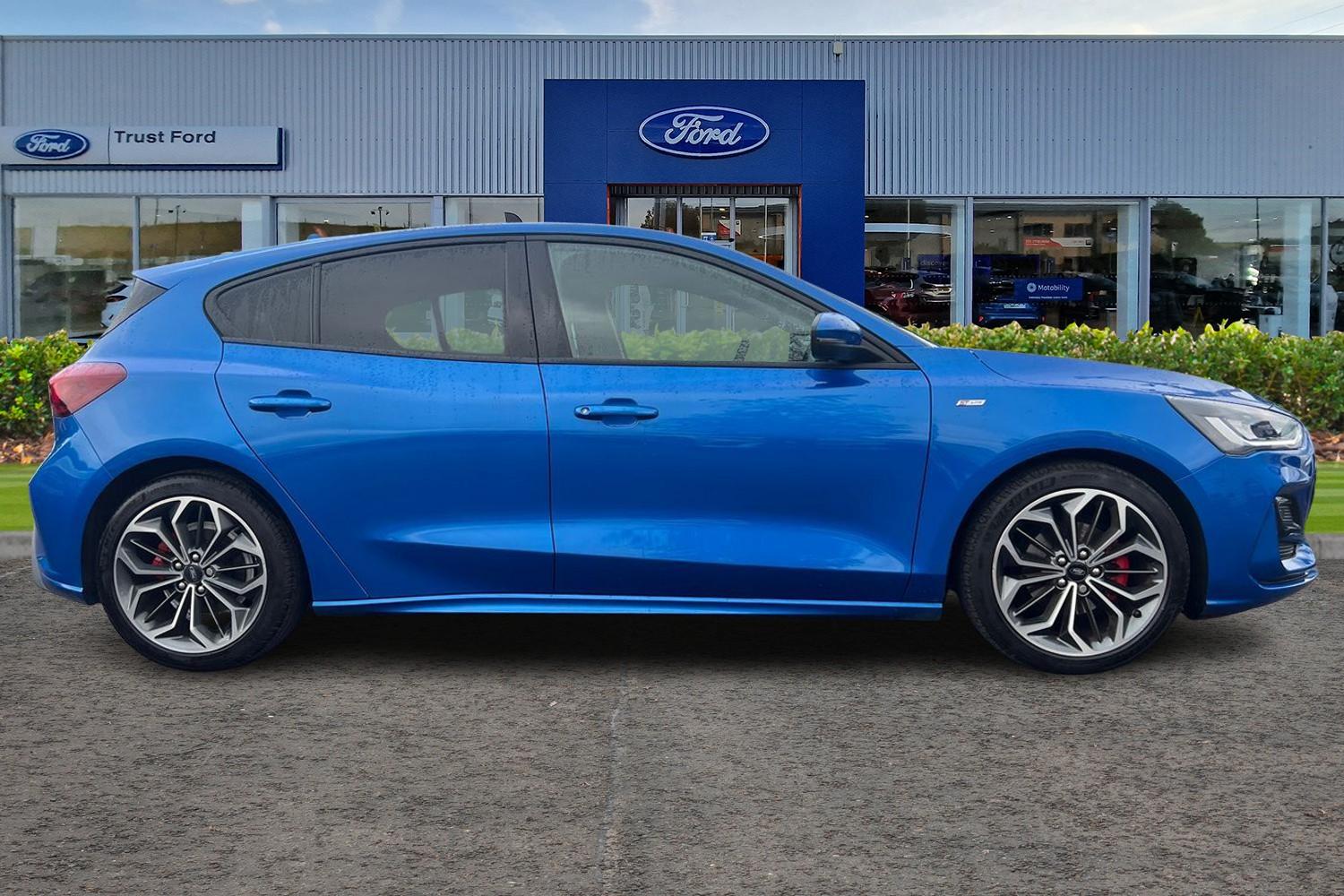 Ford FOCUS Photo 2
