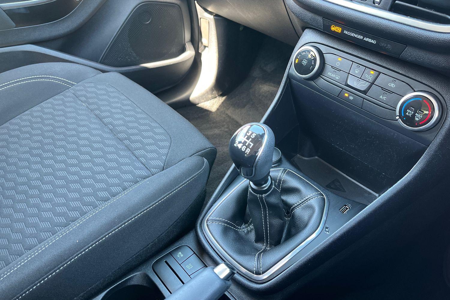Ford FIESTA Photo 28
