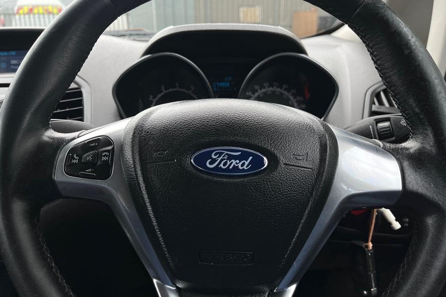 Ford ECOSPORT Photo autoimg-65d45e73b6a4cb5df0079ea90efc19d3857590d1.jpg