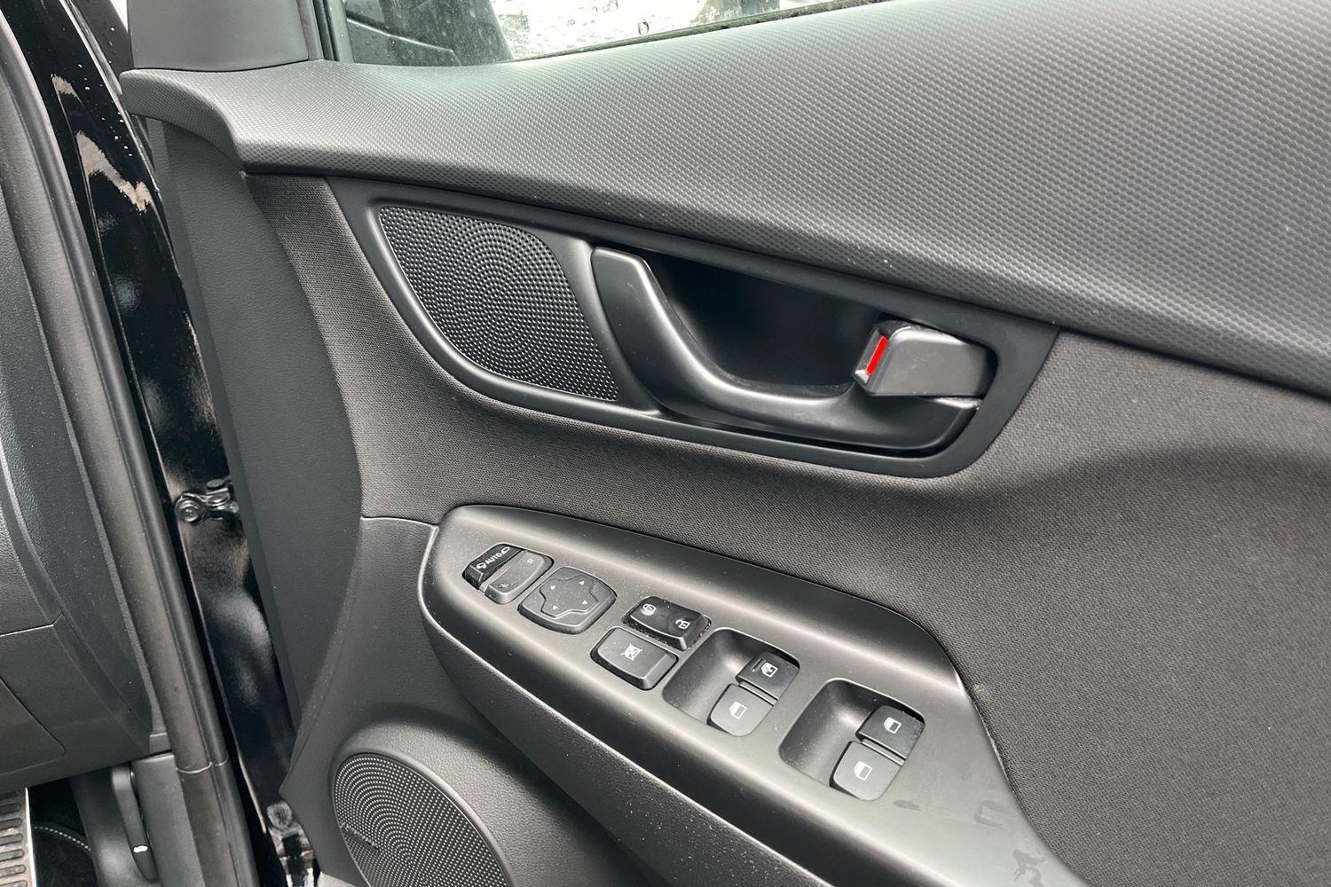 Hyundai KONA Photo 23