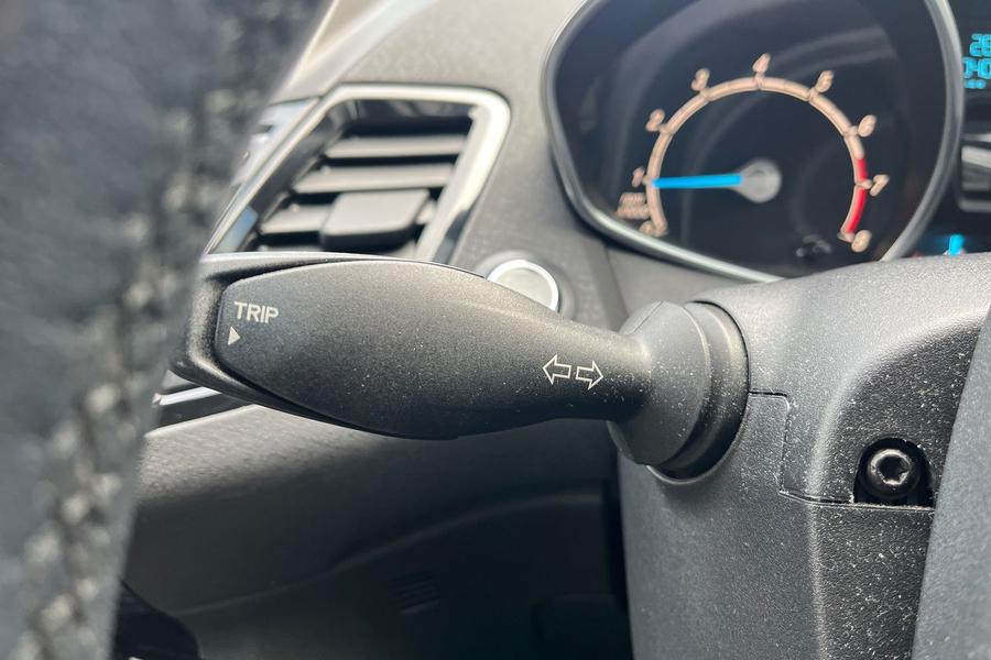 Ford FIESTA Photo autoimg-65d67a495d57d809a08f11882eef69c7ec3e616f.jpg