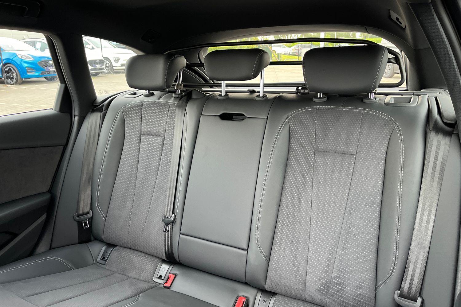 Audi A4 Avant Photo 19