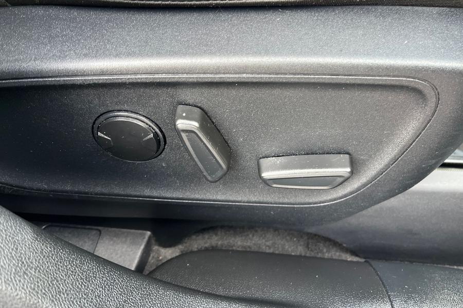 Ford Kuga Photo autoimg-65d83b1161fe151980a0fa36dcb07d2e7298b7d7.jpg