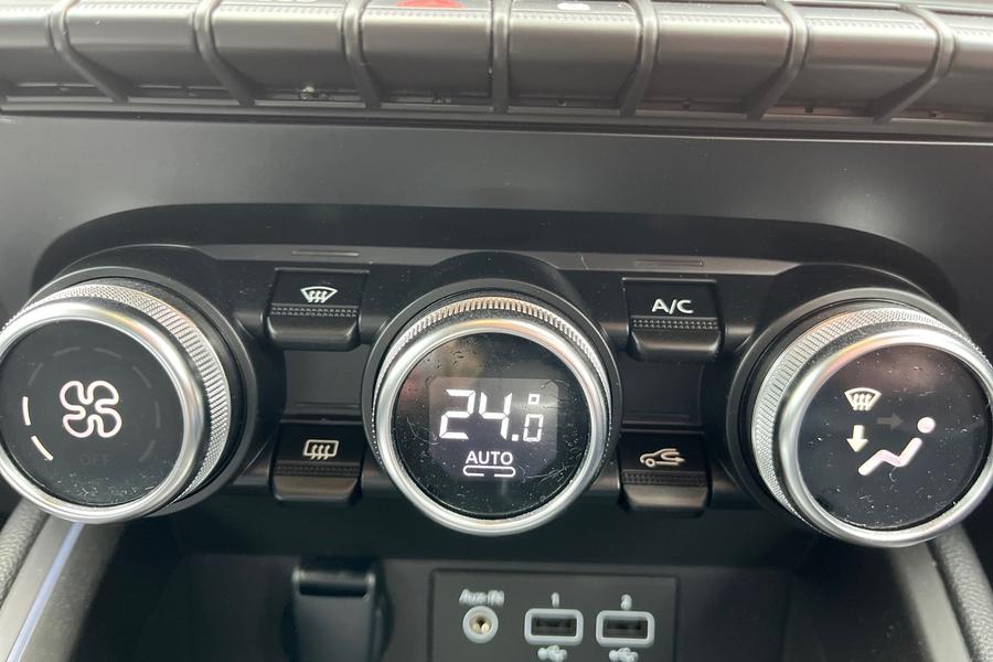 Renault CLIO Photo autoimg-65d9cd4c57acb783b2d2496ae769c70d76b835ba.jpg