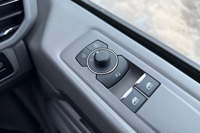 VOLKSWAGEN Transporter Photo 33