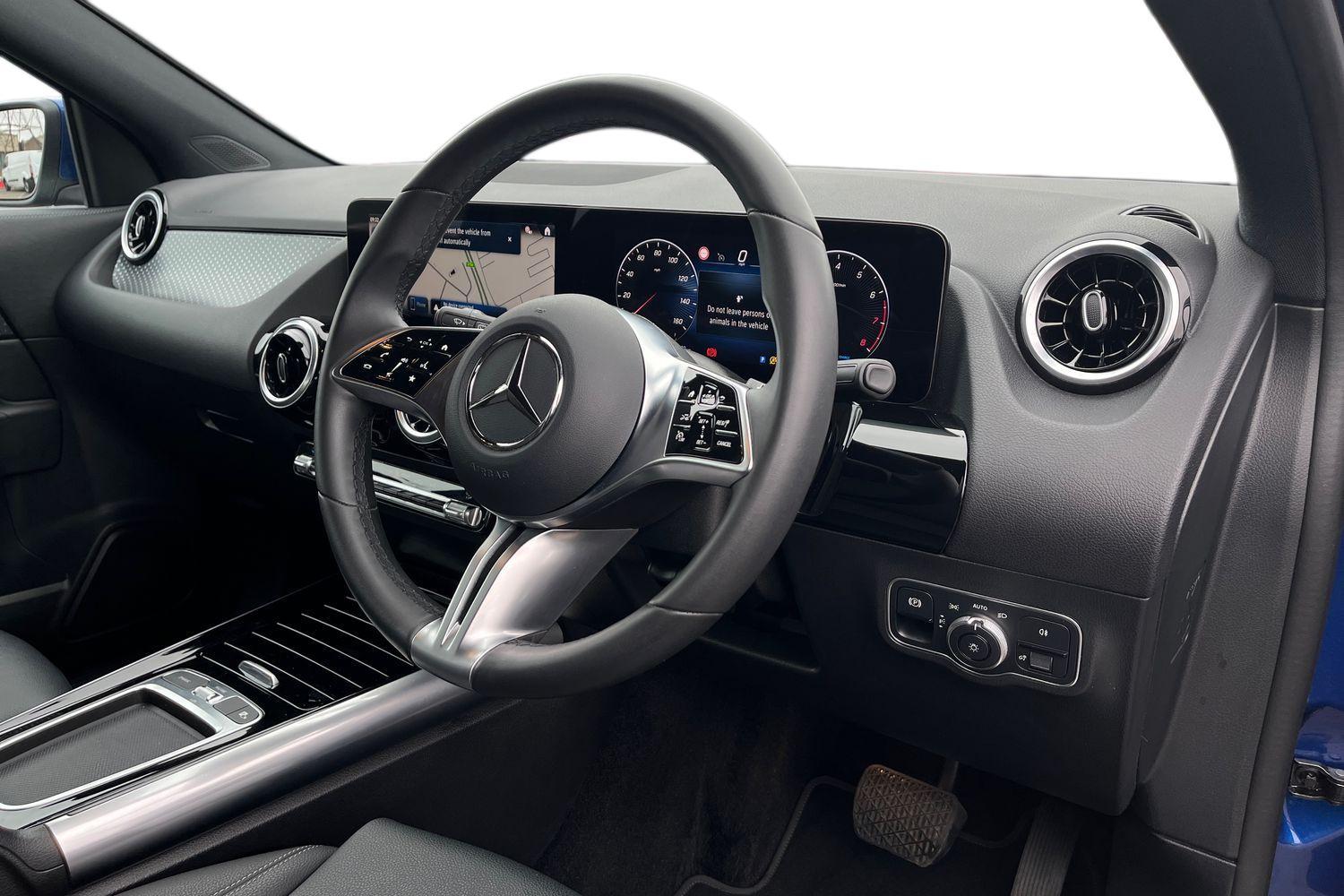 Mercedes-Benz GLA Photo 8