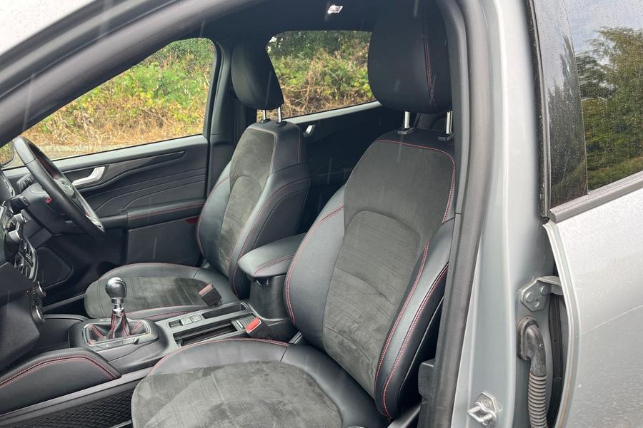 Ford Kuga Photo autoimg-65e18bbdb0fcf8709b2065d5dfc22dfd0a46b39e.jpg