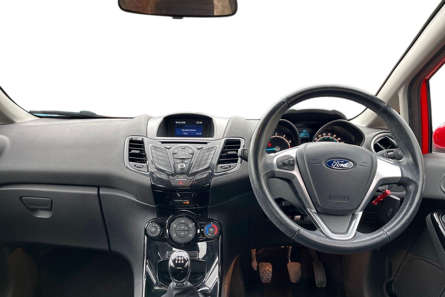 Ford FIESTA Photo 9